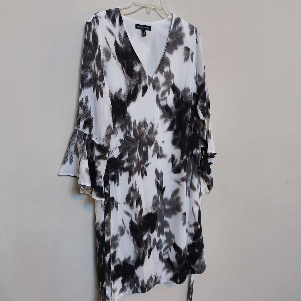 BANANA REPUBLIC Black and White Floral Print Midi Dress Size Medium. - Picture 3 of 15